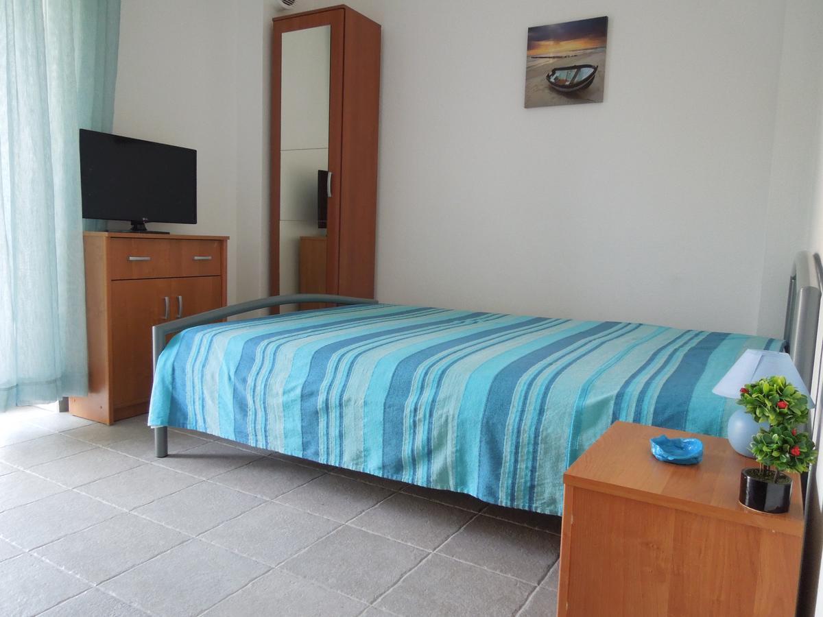 Sunshine Apartment Паралия-Дионисиу Экстерьер фото